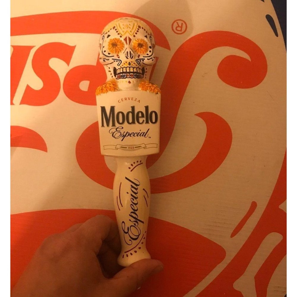 Modelo Especial Day of the Dead Beer Tap
